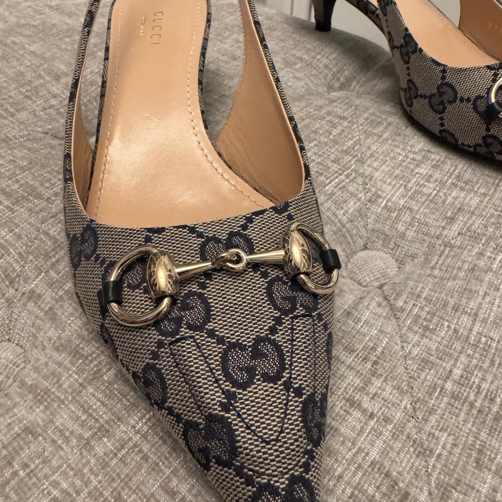 Gucci Women's Horsebit Slingback Patterned Beige and Black Heels